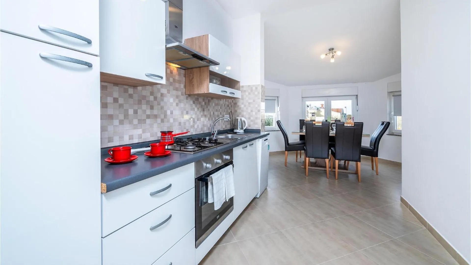 Beautiful Apartment In Pula With Kitchen