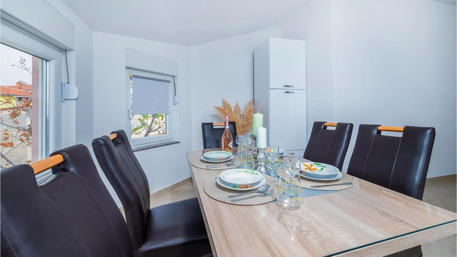 Beautiful Apartment In Pula With Kitchen